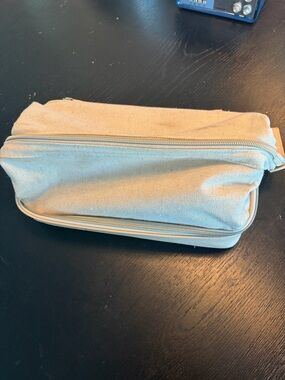 Beis Canvas Toiletry Bag in Light Beige